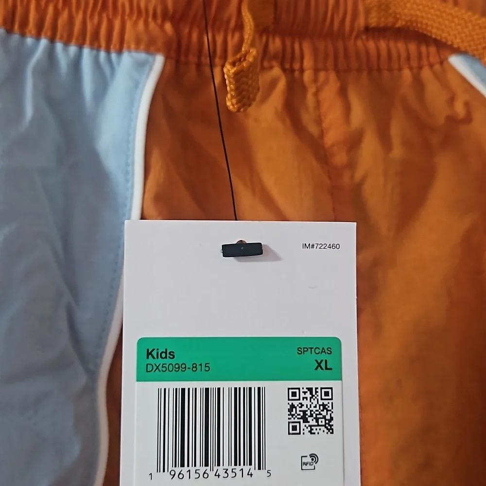 Nike Sportswear 8